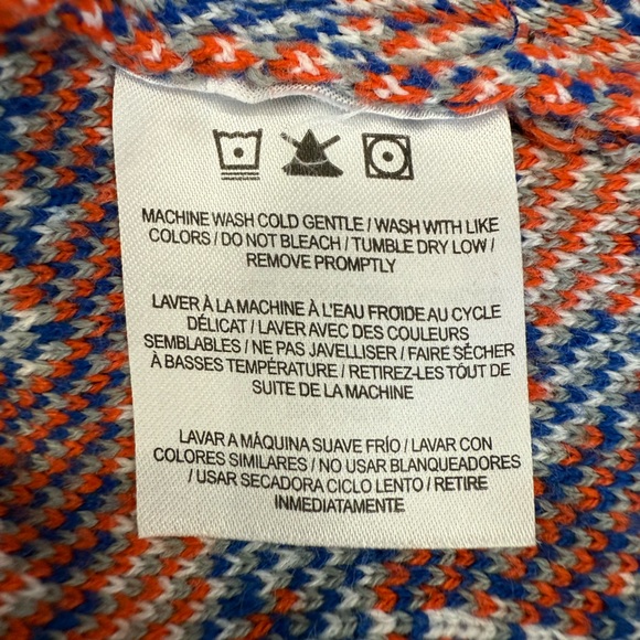Men’s New York Knicks Christmas Sweater - Picture 4 of 7